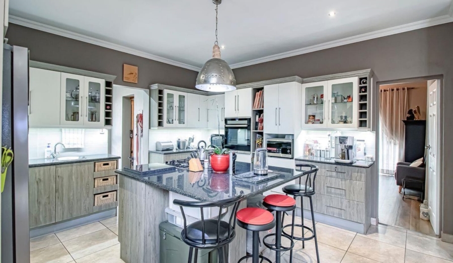 4 Bedroom Property for Sale in Melodie North West
